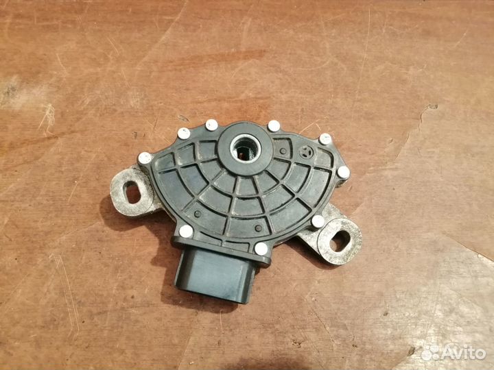 Датчик нейтральной передачи Lexus LX570 2017-2021