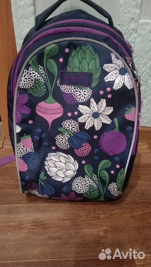 Продаю рюкзак школьный фирмы 