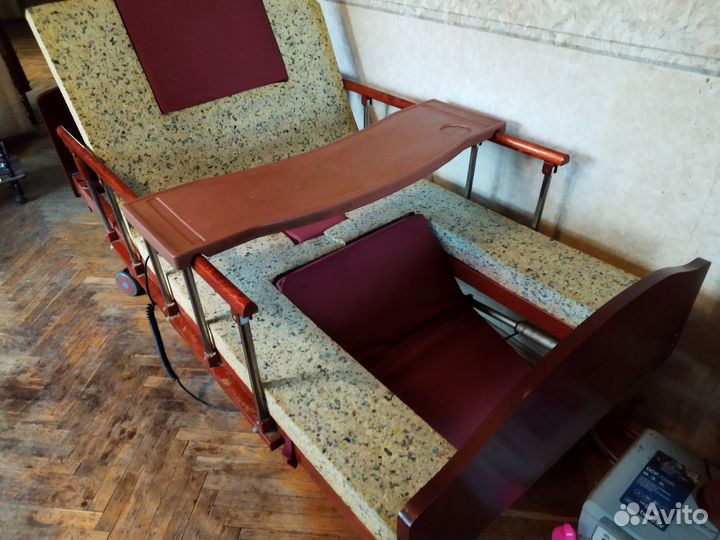 Медицинская инвалидная кровать