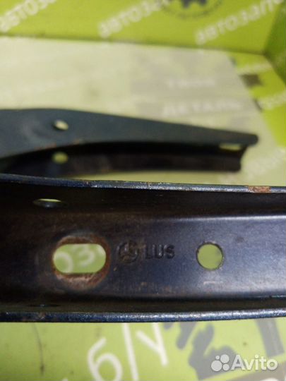 Петли багажника задние Mercedes-Benz W202 седан