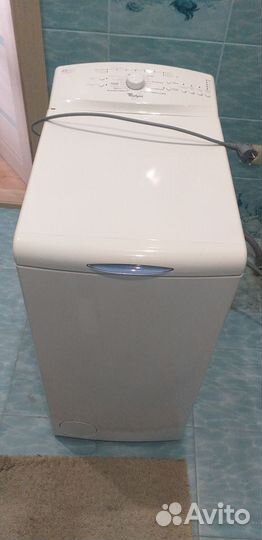 Стиральная машинка бу Whirlpool (на запчасти)