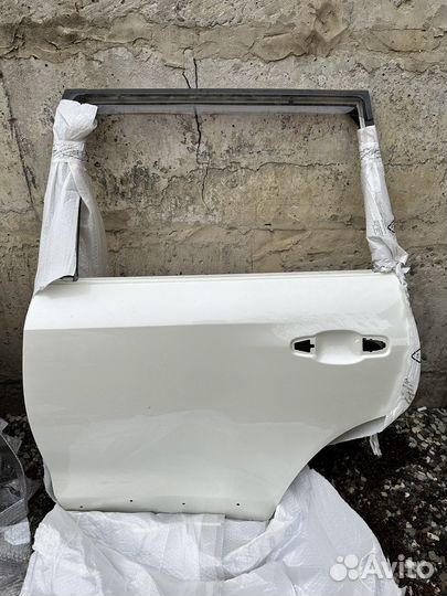 Дверь передняя правая lc200