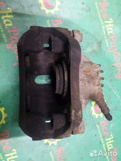 Суппорт передний правый Peugeot 206