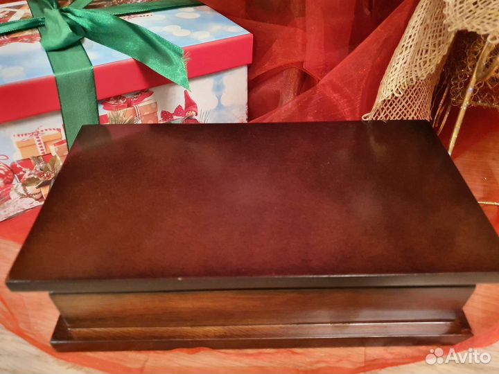 Деревянная шкатулка для украшений