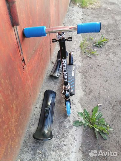 Самокат снегокат новый, в наличии 2 штуки