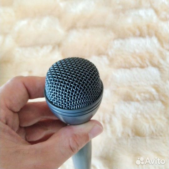Продам микрофон akg d230