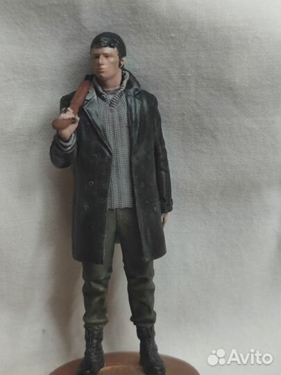 Фигурка Брат