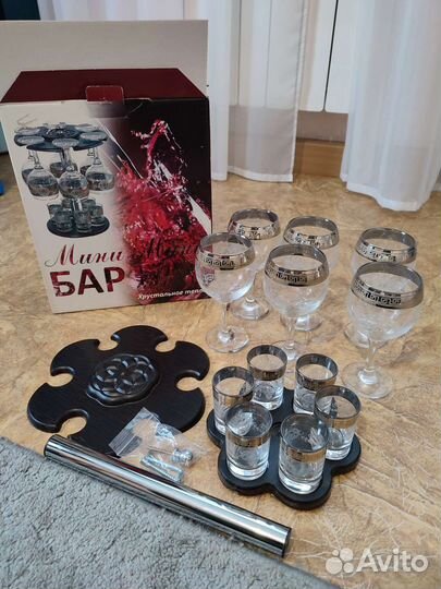 Мини бар новый 6 бокалов и 6 рюмок