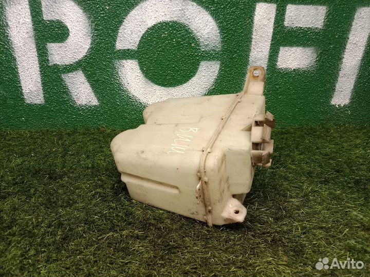 Бачок омывателя для Toyota Wish 1