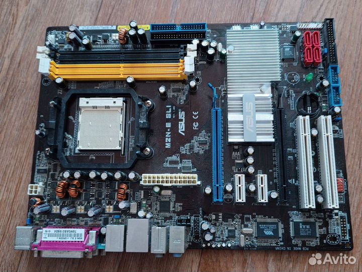 Материнская плата