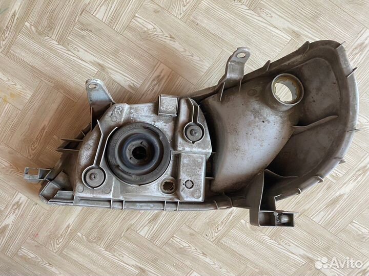 Фара правая toyota platz NCP12