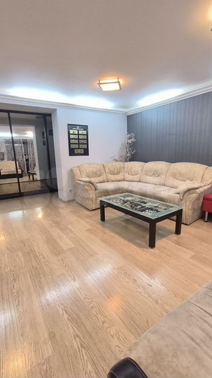 3-к. квартира, 106,3 м², 7/10 эт.