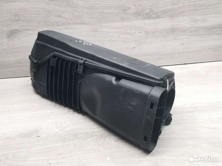 Корпус воздушного фильтра Mercedes E W211