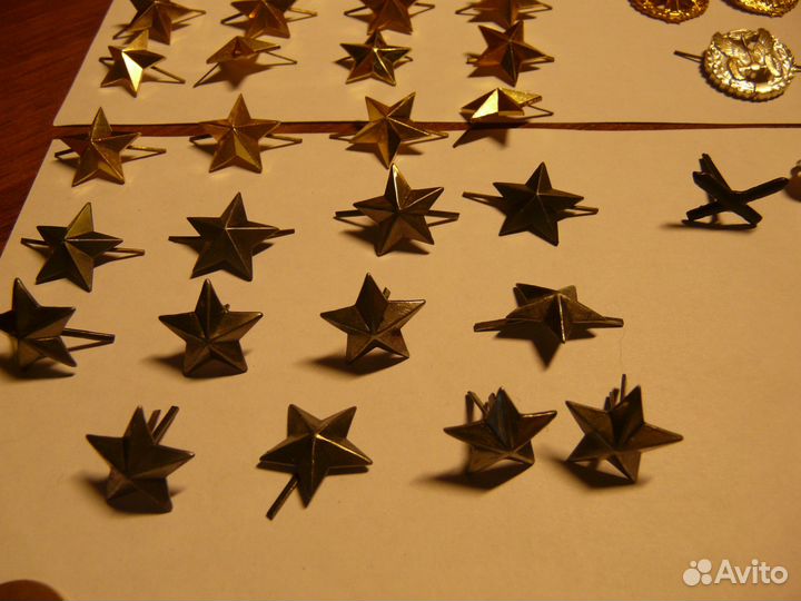 Военные кокарды, эмблемы, погоны и т.д