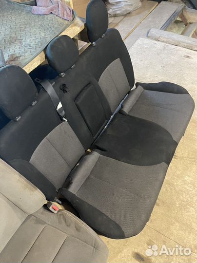 Сиденье заднее Mitsubishi L 200 2021г
