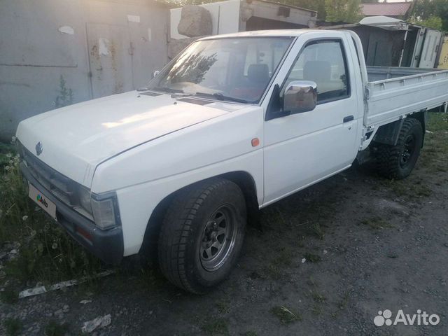 Nissan Datsun 1994 РїРѕРґРЅРѕР¶РєРё