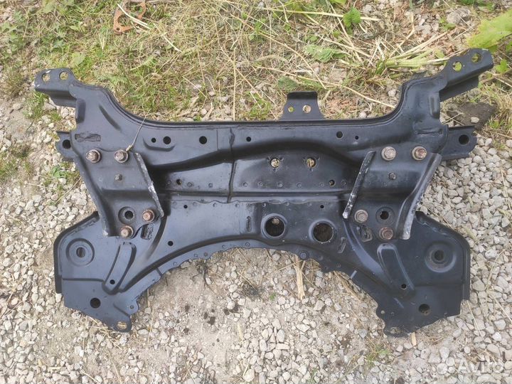 Подрамник передний Toyota Rav 4 XA30 2.0 2012