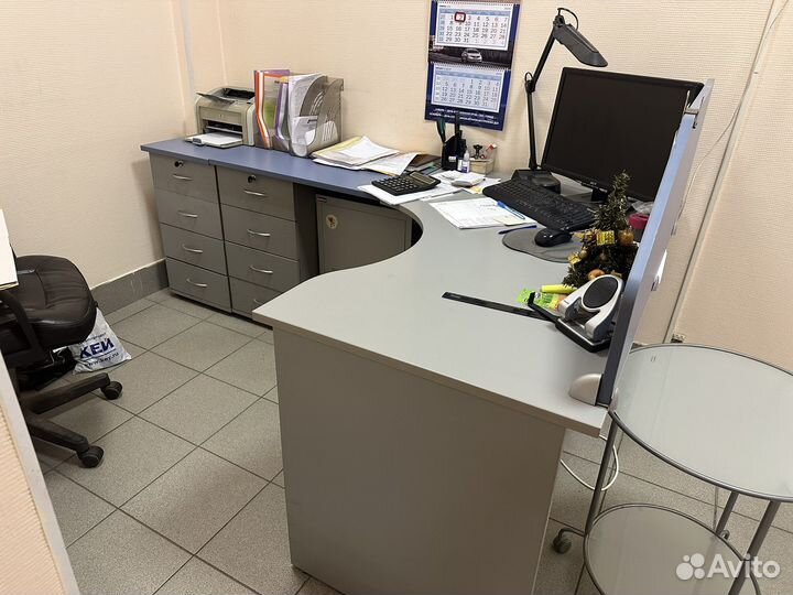 Стол письменный офисный