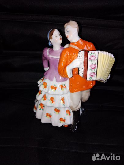 Фарфоровые статуэтки