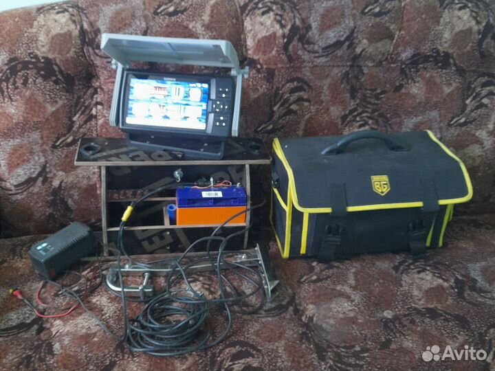 Garmin striker vivid 9sv+transducer