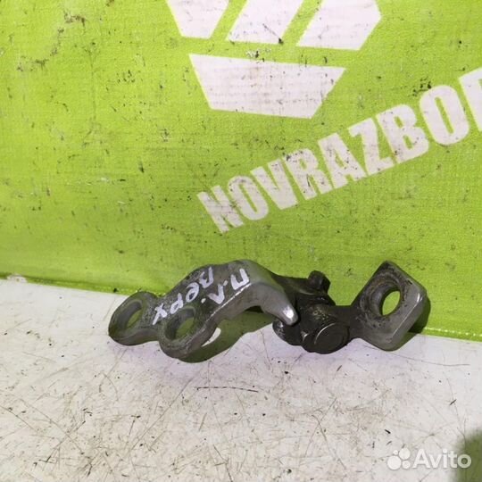 Петля двери передней Форд Фокус 1