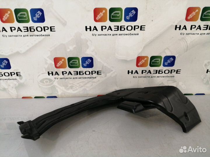 Воздуховод правый Toyota Land Cruiser 200 2UZ-FE