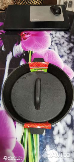 Чугунная сковорода-гриль с чугунной крышкой