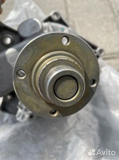 Насос водяной помпа Range Rover 3 L322 М62В44