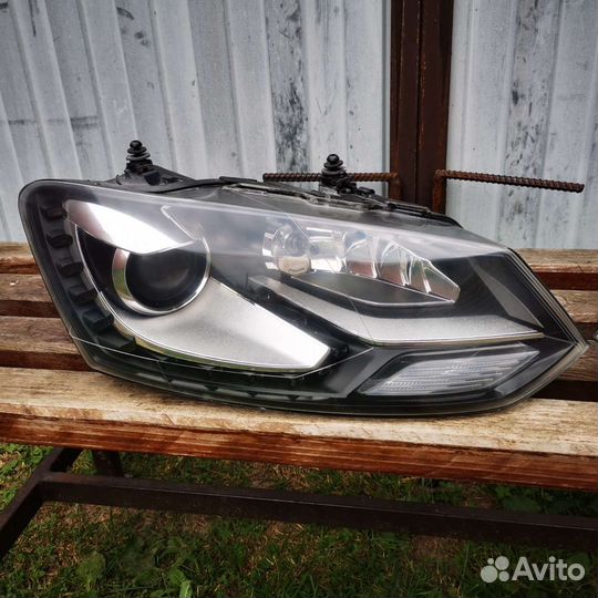 Фары xenon VW Polo 5