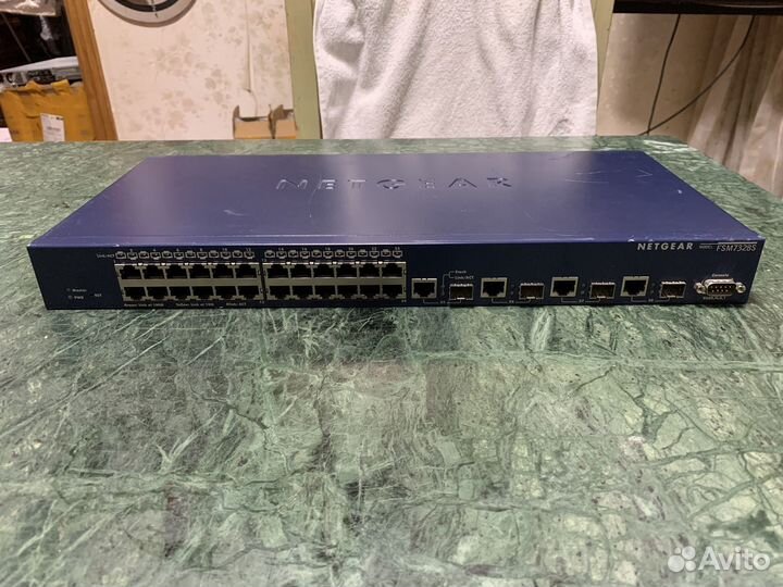 Switch Netgear FSM7328S