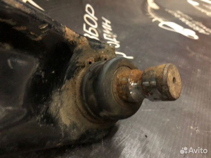 Рычаг подвески передний правый Nissan Qashqai J10E