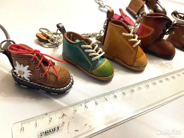 Брелки ботинки из кожи