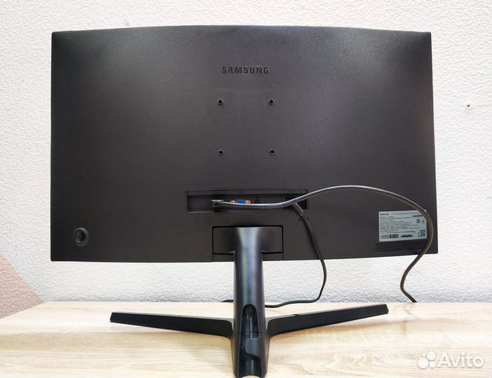 Монитор Samsung 27 изогнутый