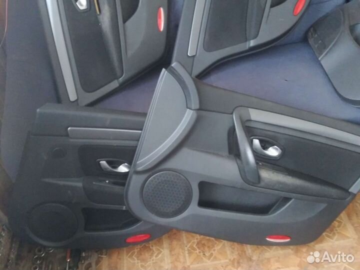 Дверные карты Renault Laguna 3