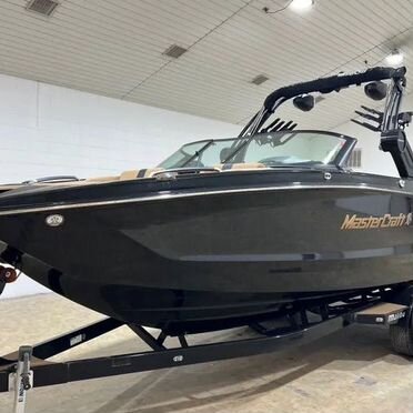 Катер Mastercraft X24