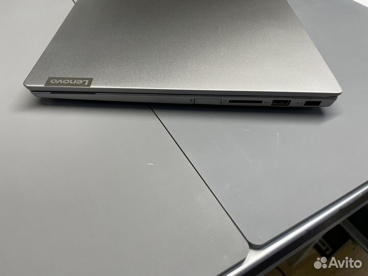 Ноутбук Lenovo ThinkBook 14-IIL