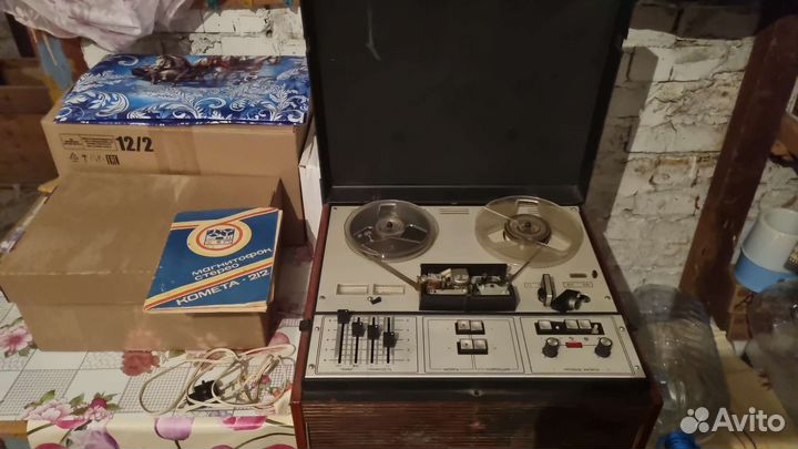 Катушечный магнитофон комета 212