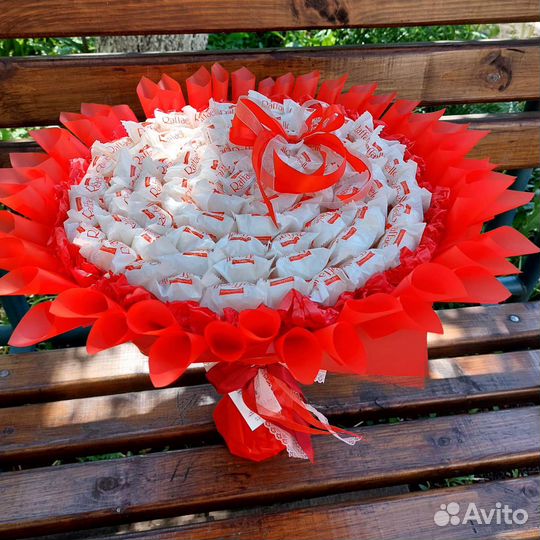 Букет из рафаэлло подарок девушке жене подруге