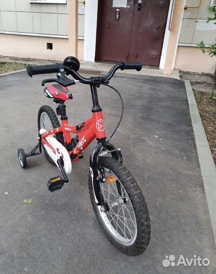 Велосипед четырехколестный детский