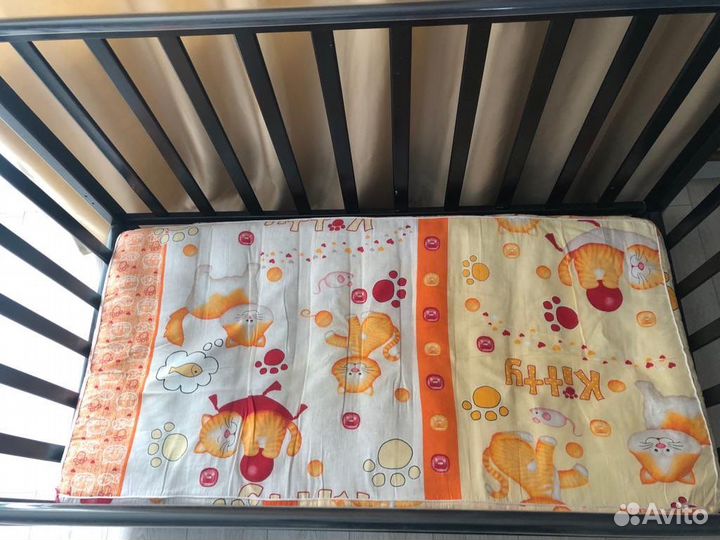 Кровать детская с маятником и ящиком для хранения