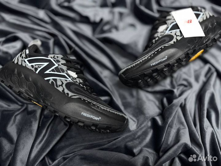 New Balance Fresh Foam Black Waves S3