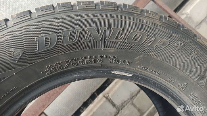 Dunlop Grandtrek Ice 02 215/65 R16