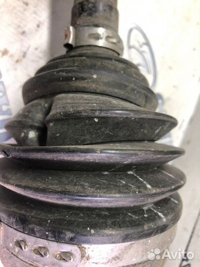 Привод правый Nissan Primera универсал 1.8