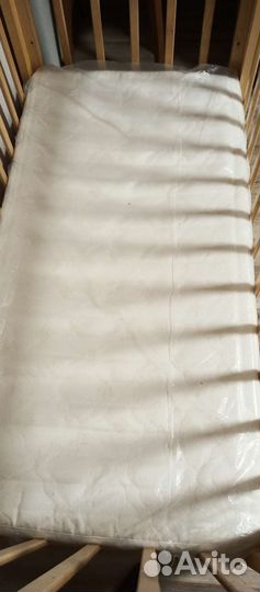 Кроватка с маятником + матрас