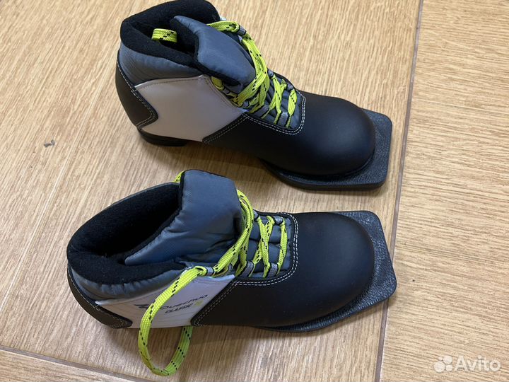 Ботинки лыжные