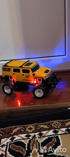 Машина на пульте управления большая