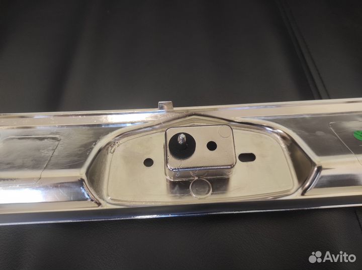 Накладка двери багажника Geely Atlas новая