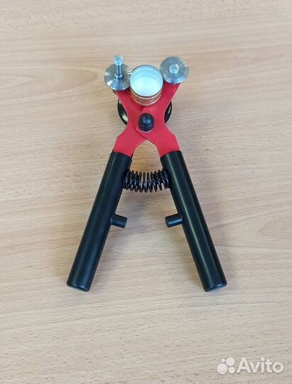 Укупорщик сп-28-31,5 для алюминиевого колпачка