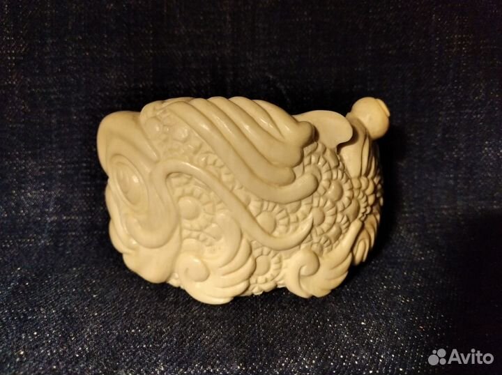 Поделка из бивня мамонта 