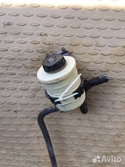 Бачок гура renault laguna1